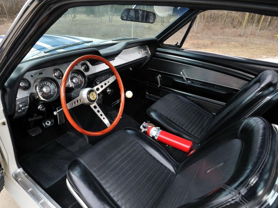 Интерьер Shelby GT500 Super Snake 1967 года  (фото 51 из 52)